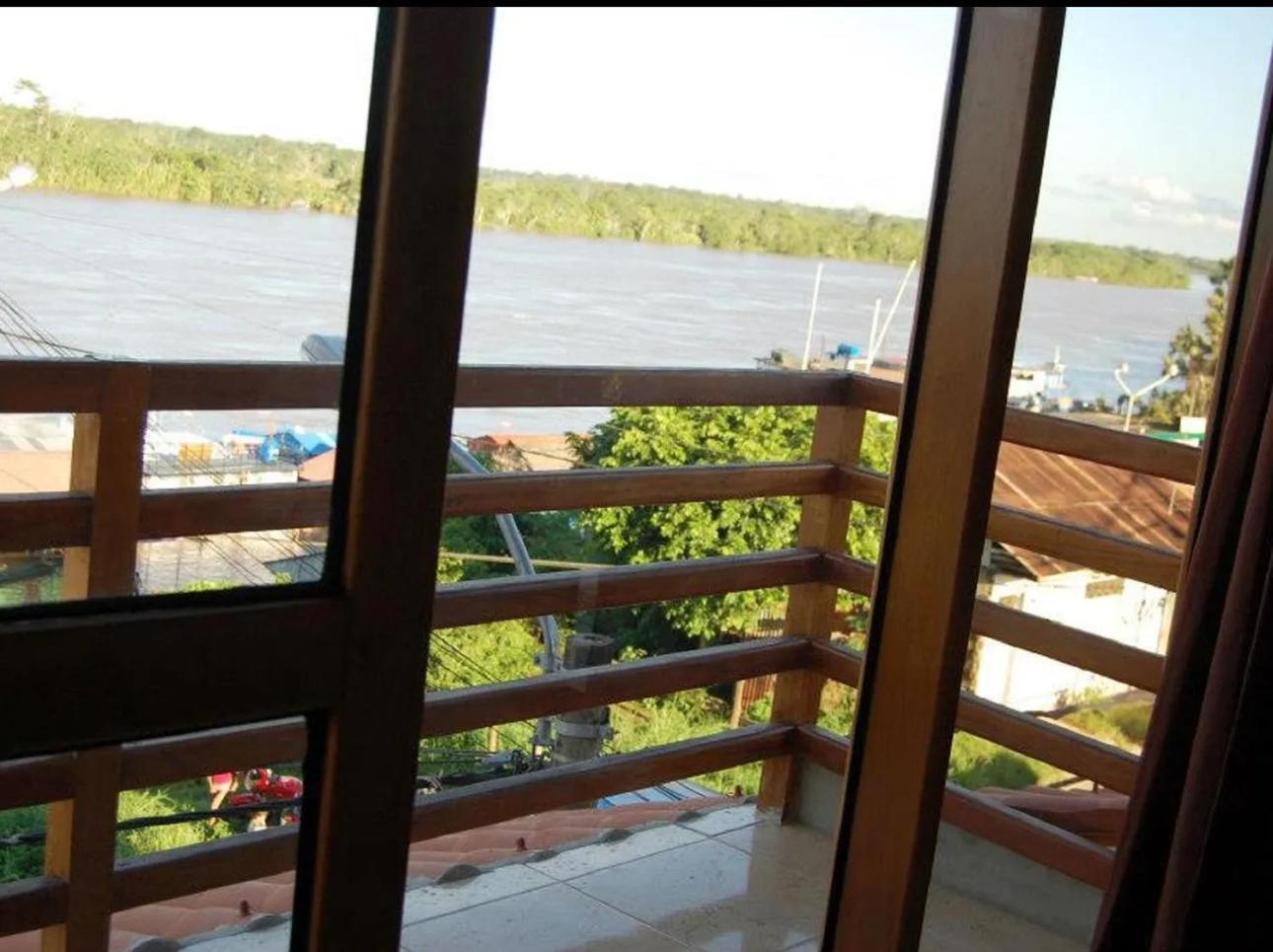 Hostal El Puerto Yurimaguas ภายนอก รูปภาพ