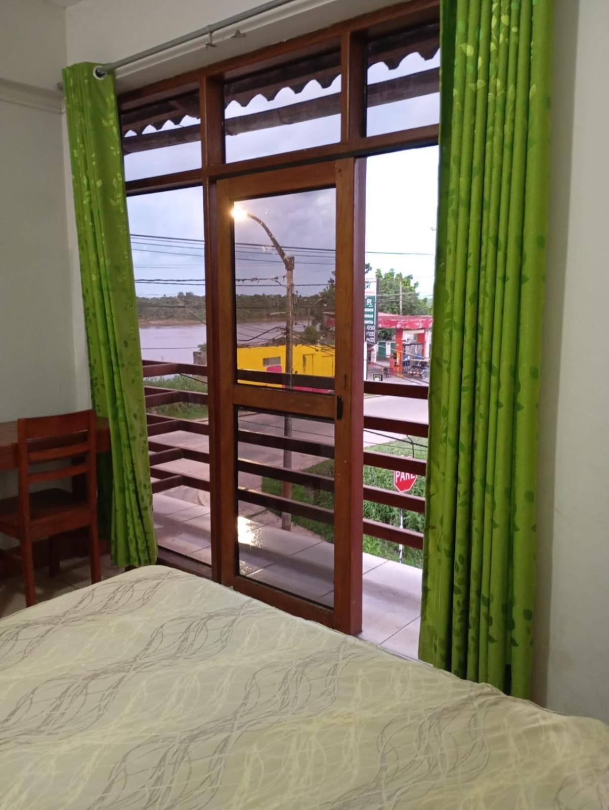 Hostal El Puerto Yurimaguas ภายนอก รูปภาพ