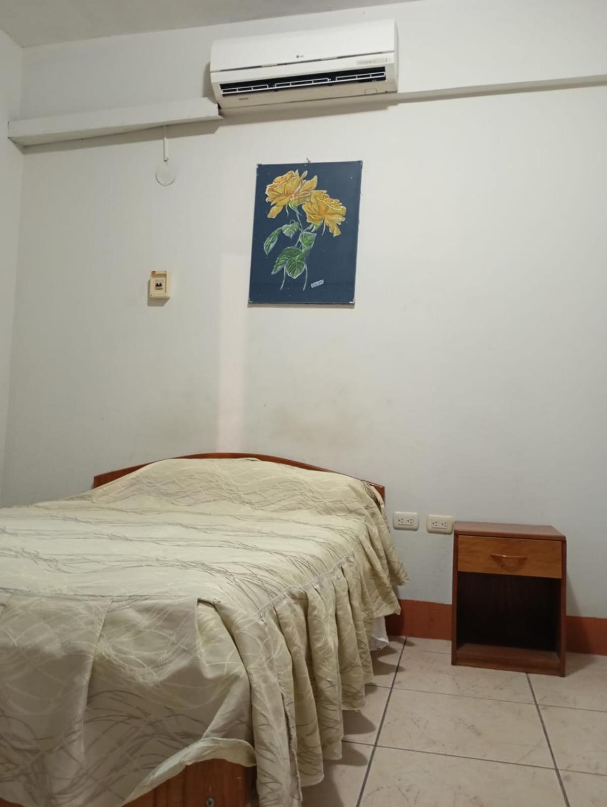 Hostal El Puerto Yurimaguas ภายนอก รูปภาพ