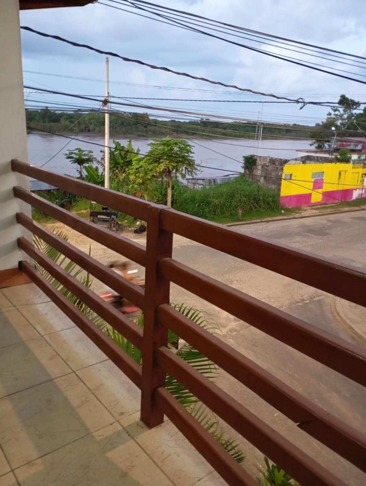 Hostal El Puerto Yurimaguas ภายนอก รูปภาพ