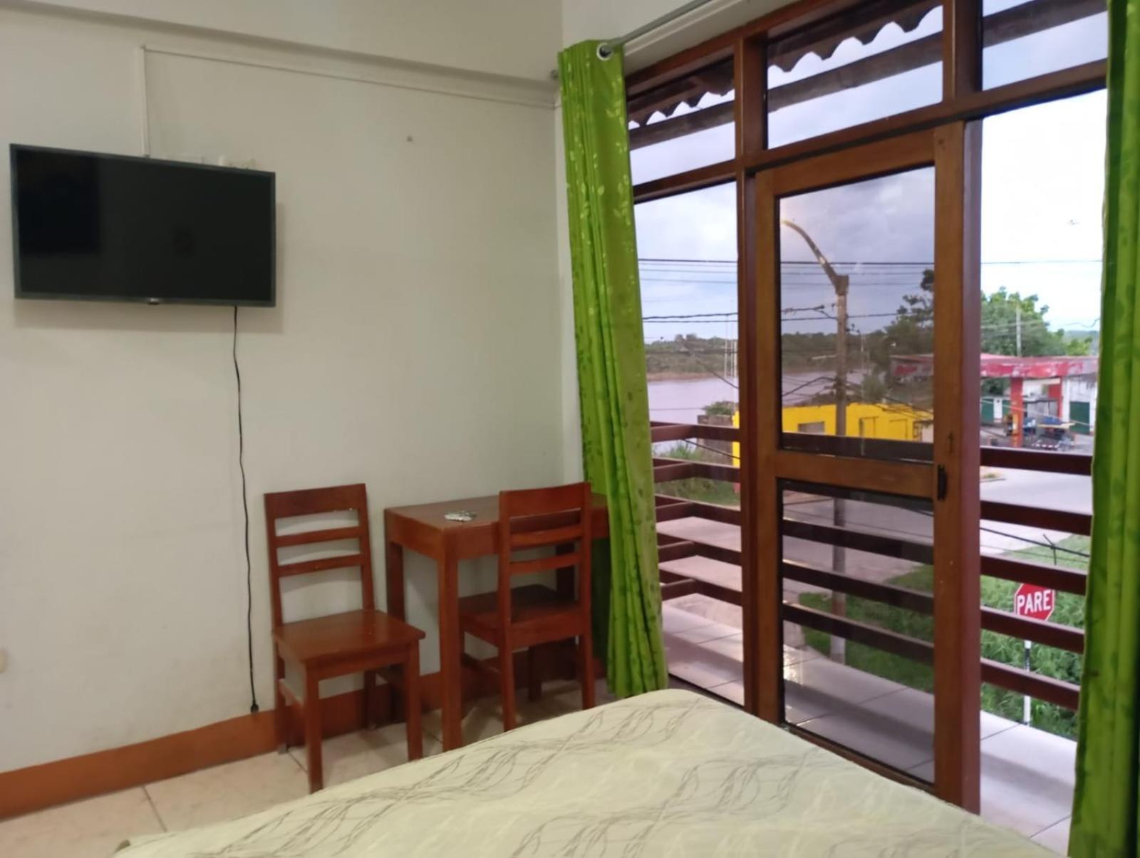 Hostal El Puerto Yurimaguas ภายนอก รูปภาพ