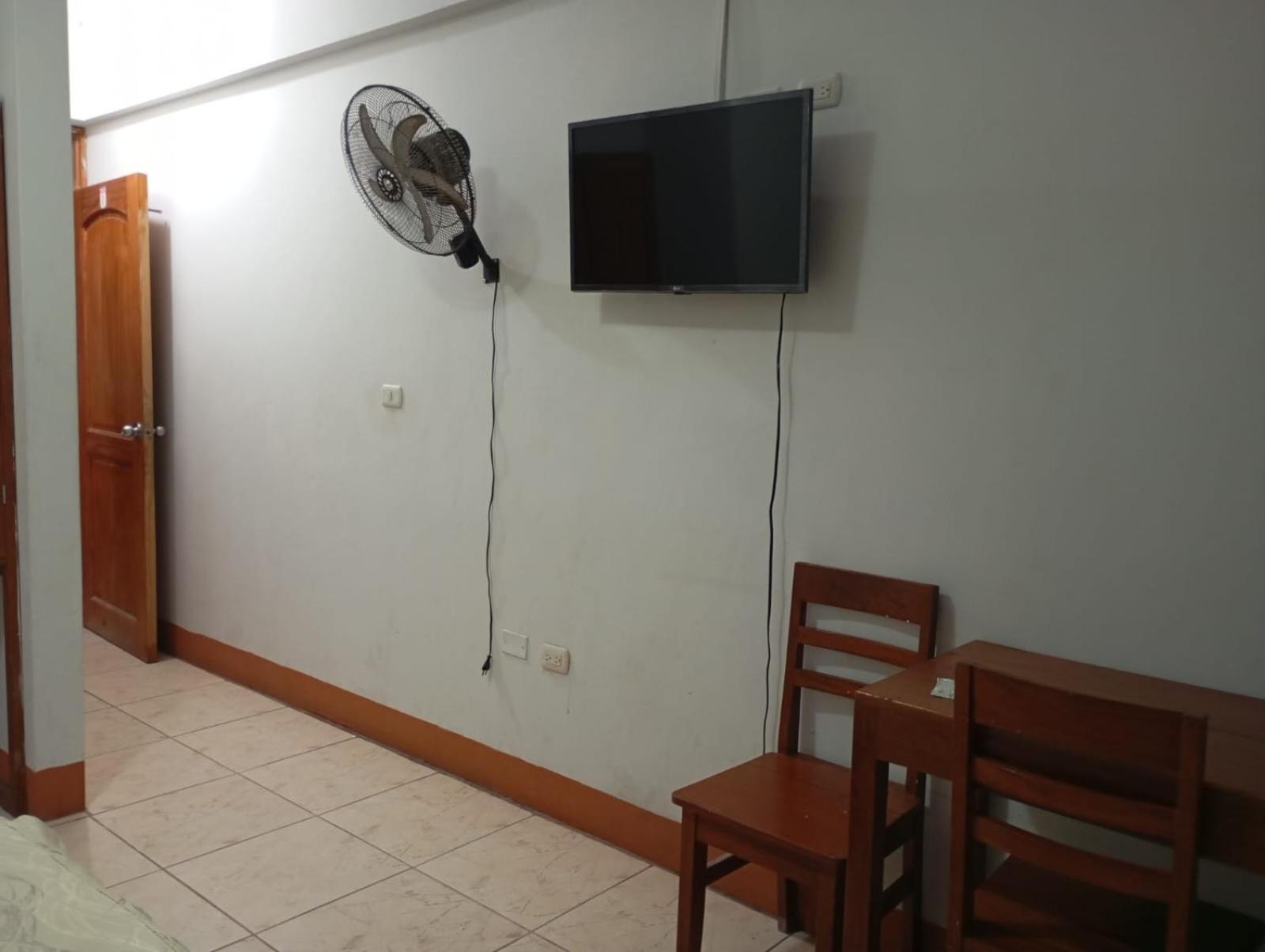 Hostal El Puerto Yurimaguas ภายนอก รูปภาพ