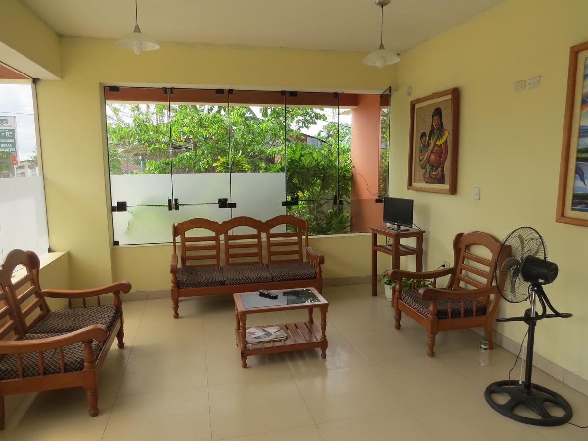 Hostal El Puerto Yurimaguas ภายนอก รูปภาพ